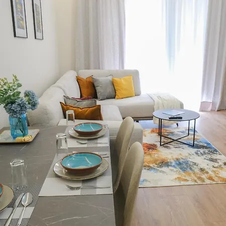 Lindi's 4 5 * Tirana