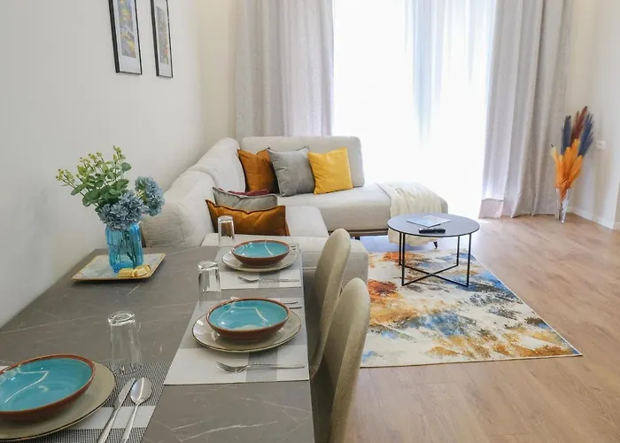 Lindi's 4 5 * Tirana